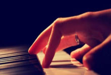 开云体育官方网站-洛杉矶湖人翻盘G2，Peanut打破历史纪录强强对话季后赛，点燃全场激情