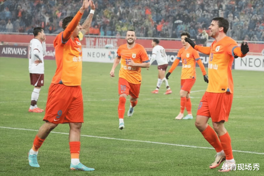 开云官网-球队在主场比赛中迎来了球迷的热情支持，士气高涨