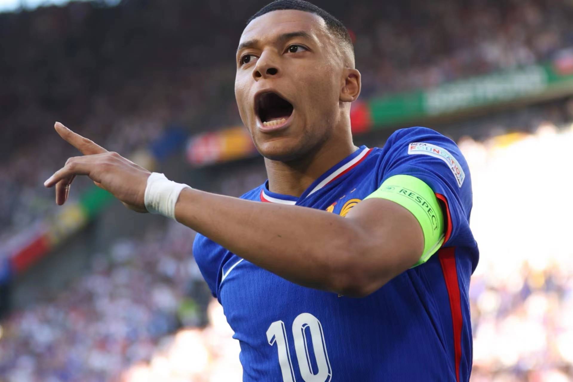 开云下载-法国队中场不佳，球迷期待更好表现的简单介绍