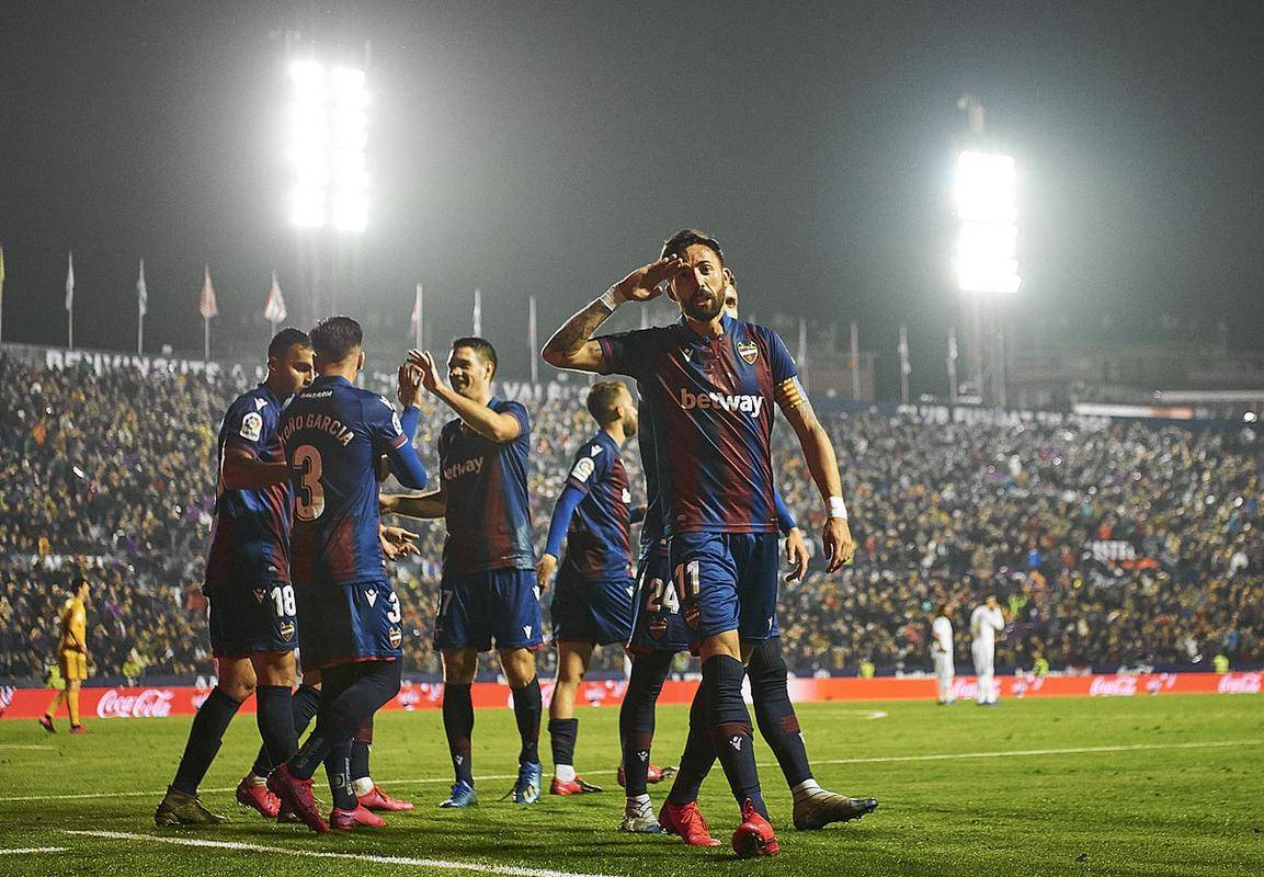 开云体育在线-里尔队主场告捷，继续压迫法甲榜首球队的简单介绍