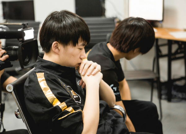 开云体育-GEN险胜KT，Xiaohu开启传奇时刻宿敌对决半决赛，让粉丝疯狂欢呼